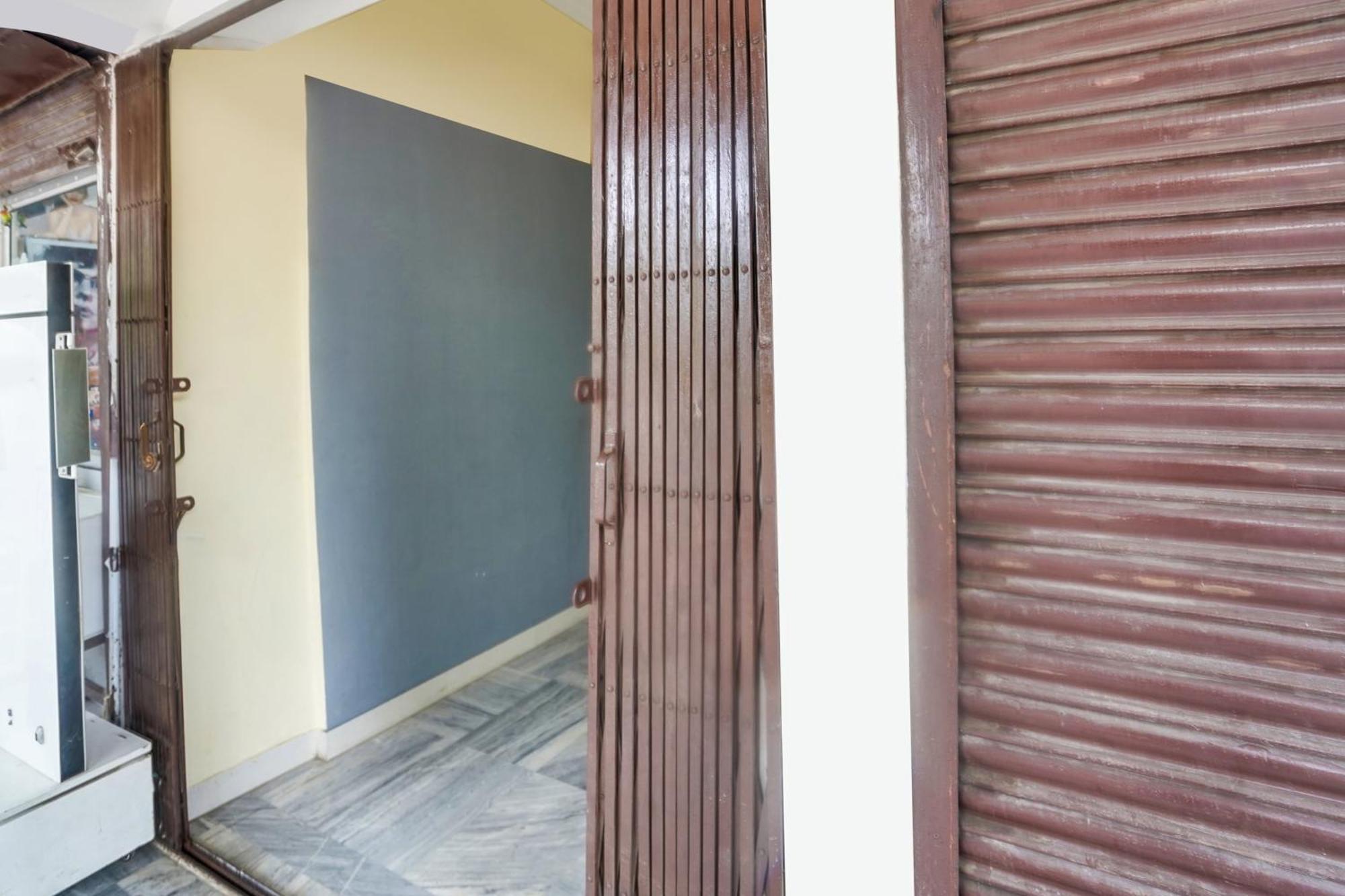 Super Collection O Rajapur Circuit House Allāhābād Junction Exterior foto